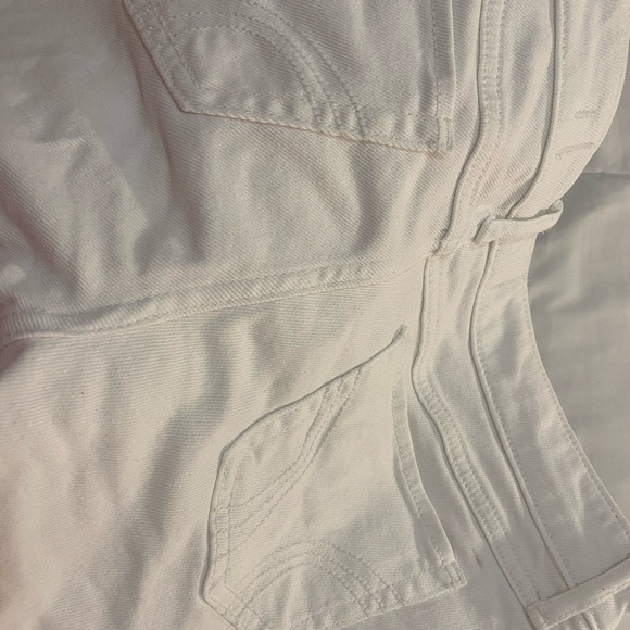 HOLLISTER White Low-Rise Short (Sold Out) - Picture 3 of 3